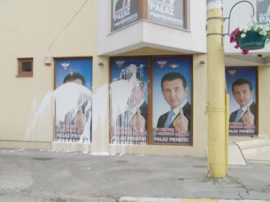 Candidatul UNPR la Primăria Constanţa, atacat cu vopsea pe sediul de campanie